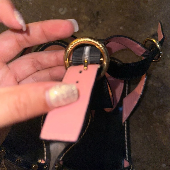 Louis Vuitton sandals - Picture 3 of 5